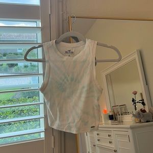 blue tie- dye top from hollister:)